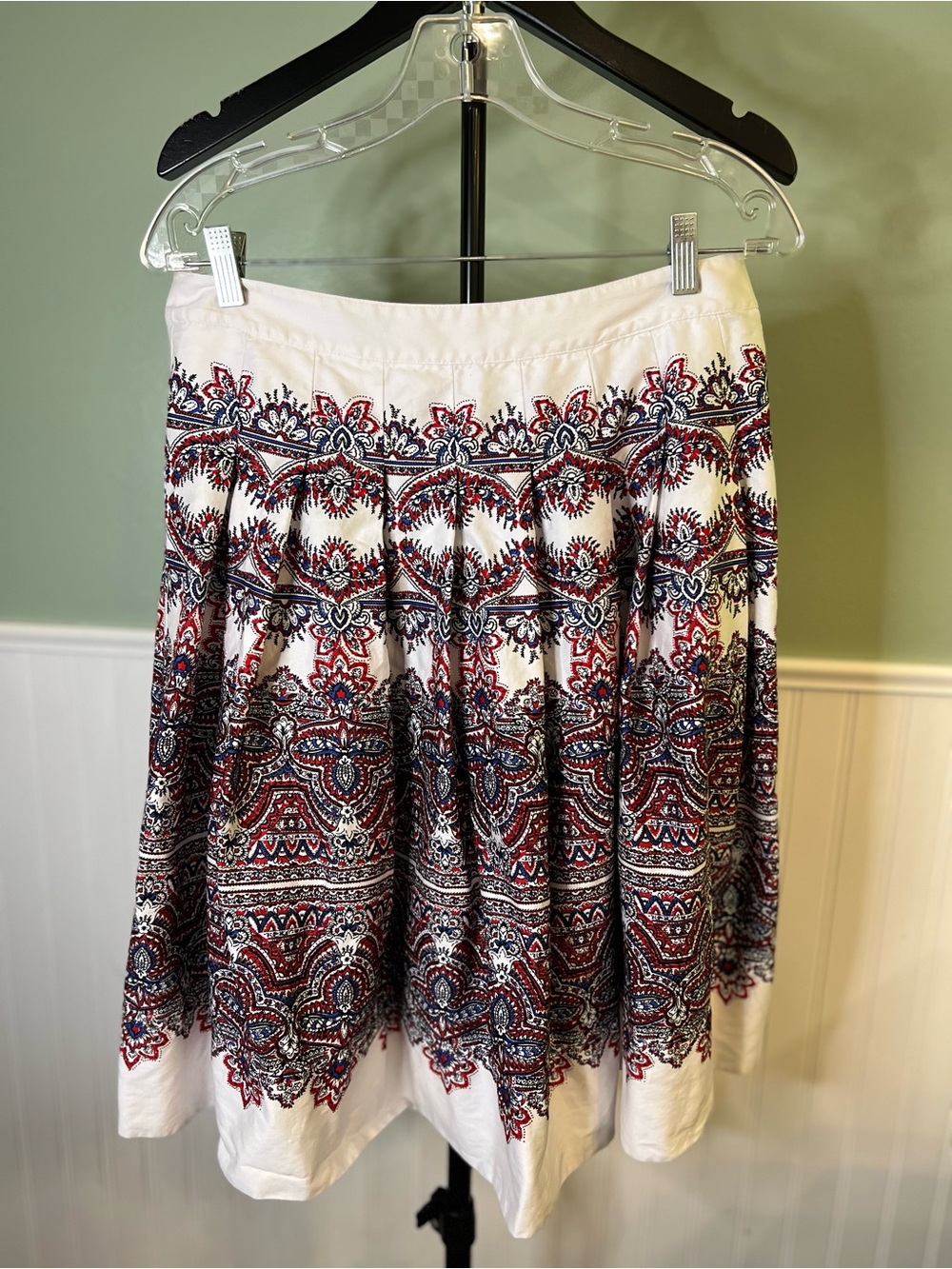 Talbots White Skirt with Red and Navy Paisley Print. Size 6